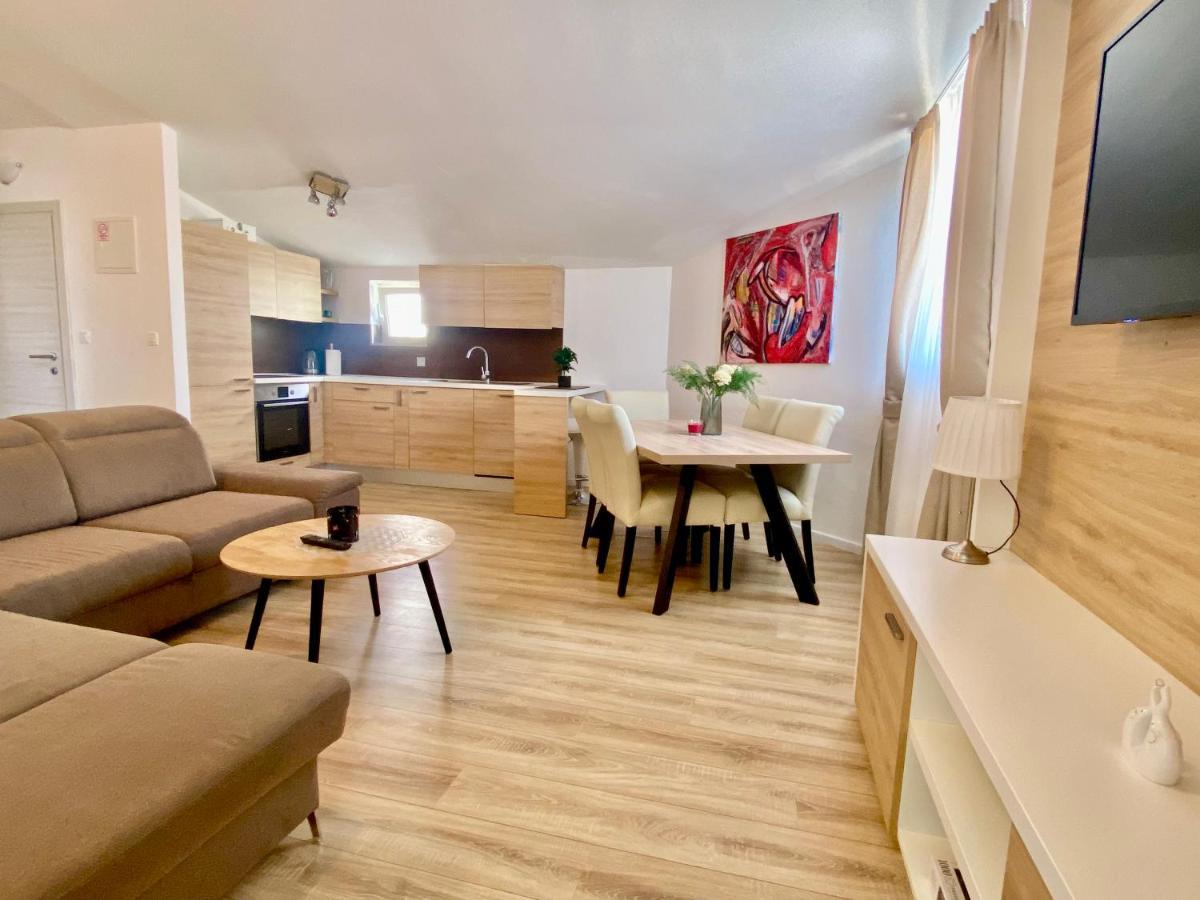 Golden Apartments Zaboric Ngoại thất bức ảnh